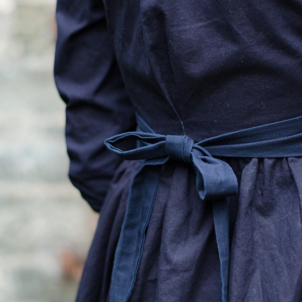 Vintage-Blusenkleid im 60er-Jahre-Stil nähen, Schnittmuster Irenes Kleid von Lotte & Ludwig, mit Kellerfalte und Gürtel bzw. Schleifenband in der Taille